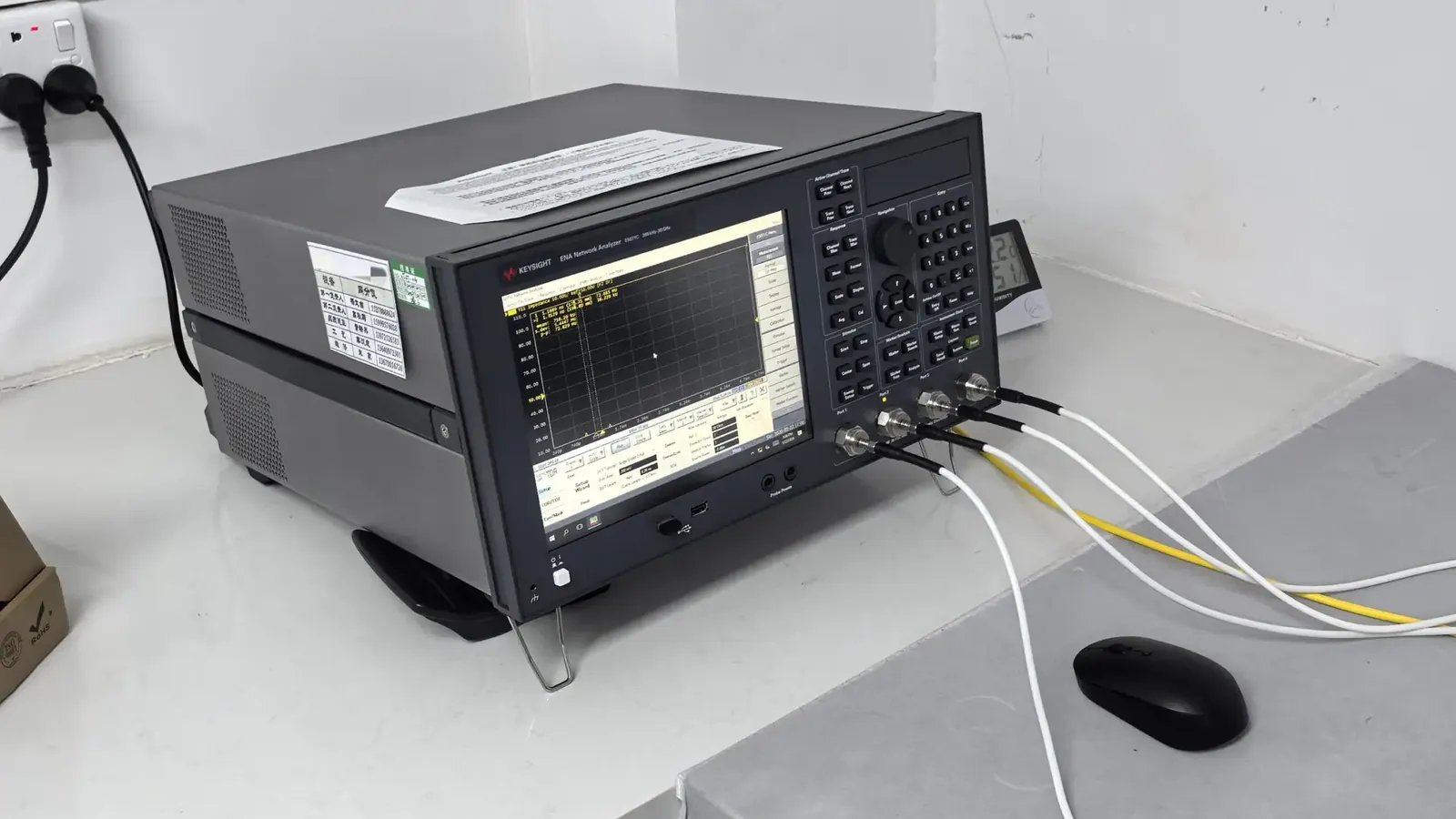Network analyser set up for high-frequency board measurement
