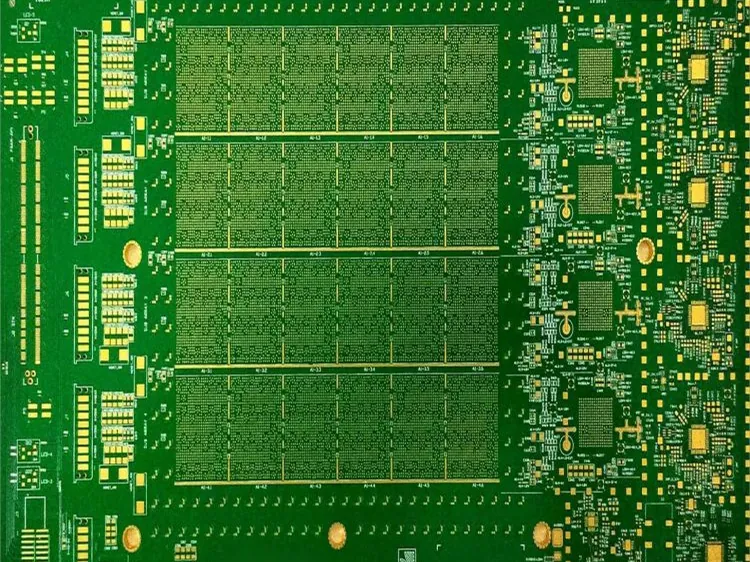 Circuit board for low-earth-orbit satellite communication equipment